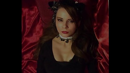 O porno çok eski seks filmleri olgun bir erkekle oynadı