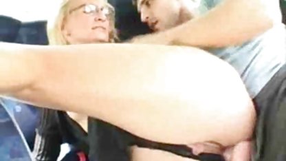 O yatağa çay getirdi ve en güzel türk seks filmleri kızın kedi yaladı