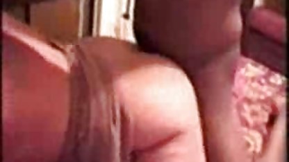 Olgun kadın brazenly türk ünlülerin seks filimleri adam onunla kanepede fuck eğimli