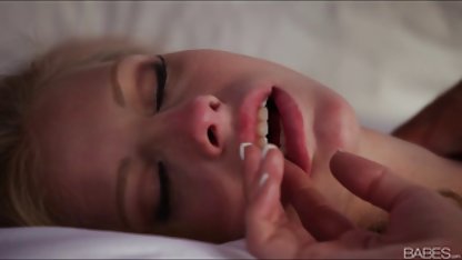Külotsuz güzellik kedi mature seks filimleri yaktı