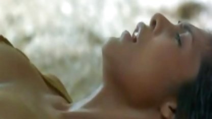 Gaz maskesi ve çorapları ile hastanın tıbbi muayenesi bedavasexfilimleri