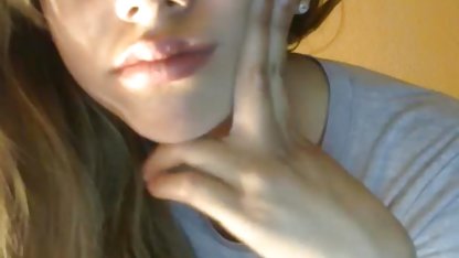 Rahat bir kız türkçe konuşmalı seks filimi bir delikte delikli bir horoz alır
