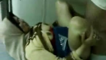 Bir adam düveyi telinden ücretsiz seks filimleri çıkardı ve gözyaşlarına yolladı