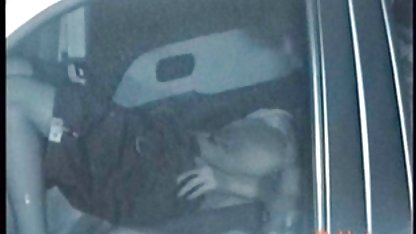 Kız bir vibratör ile bacaklarının arasındaki aile içi sex filmleri gerginliği çıkardı