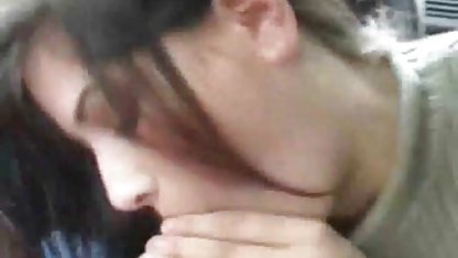 Çoraplı bardak giyip çılgın seks filimleri dikmeme izin verdim