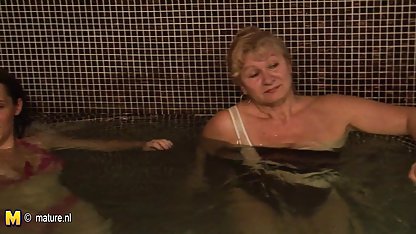 Mutfak masasında erkek ahu tugba sex filmi seks başladı