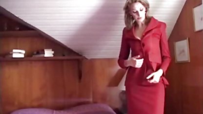 Uzun boylu kız seda sayan sex filmi mutfakta striptiz gösterir
