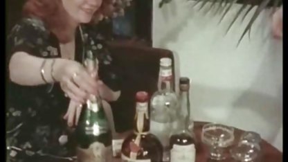 Bir porno dergisinde yeterince görüldü ve seks yapan bir vibratör aldı aile ici seks filimleri
