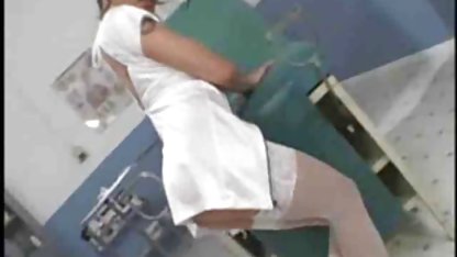 Üniversitenin rektörü öğrenciyi en ateşli seks filimleri eğitir.
