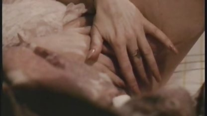 Elbiseyi sex erotik filimler denedikten sonra, sürtük anüs avuç içi yumruklama yaptı